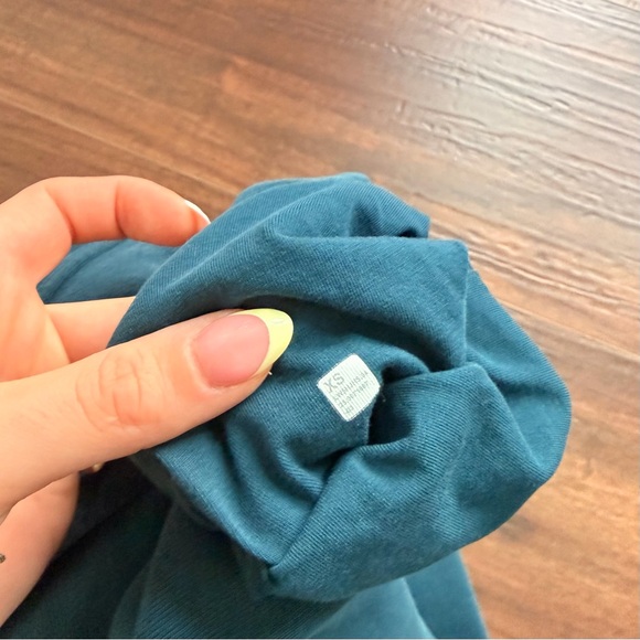 Lululemon Scuba Mid Rise Oversized Jogger Short - Picture 8 of 8